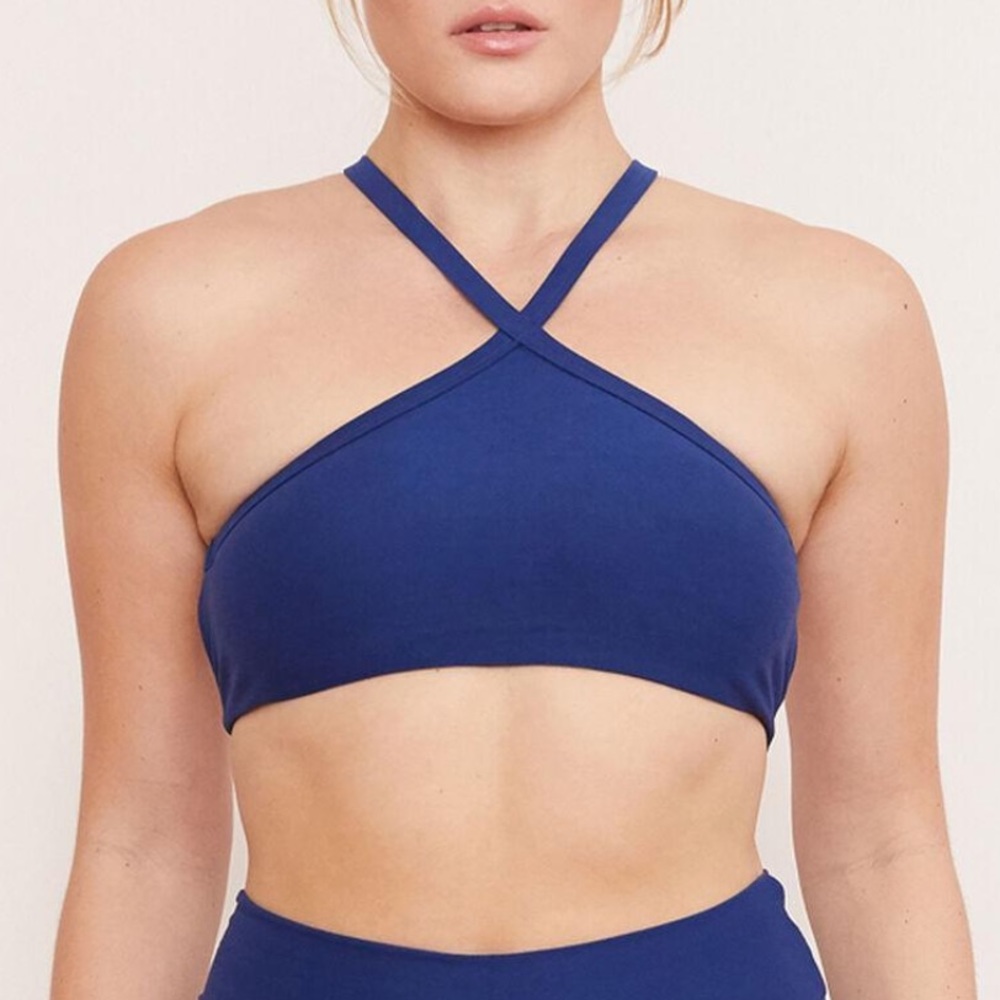 Wolves Activewear Pyramid sports bra